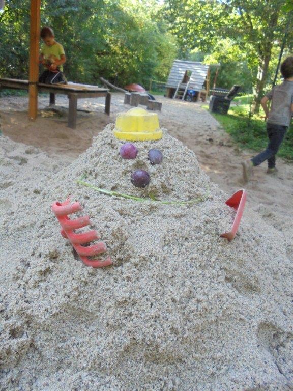 Kaiser Otto Skulpturen aus Sand (3)